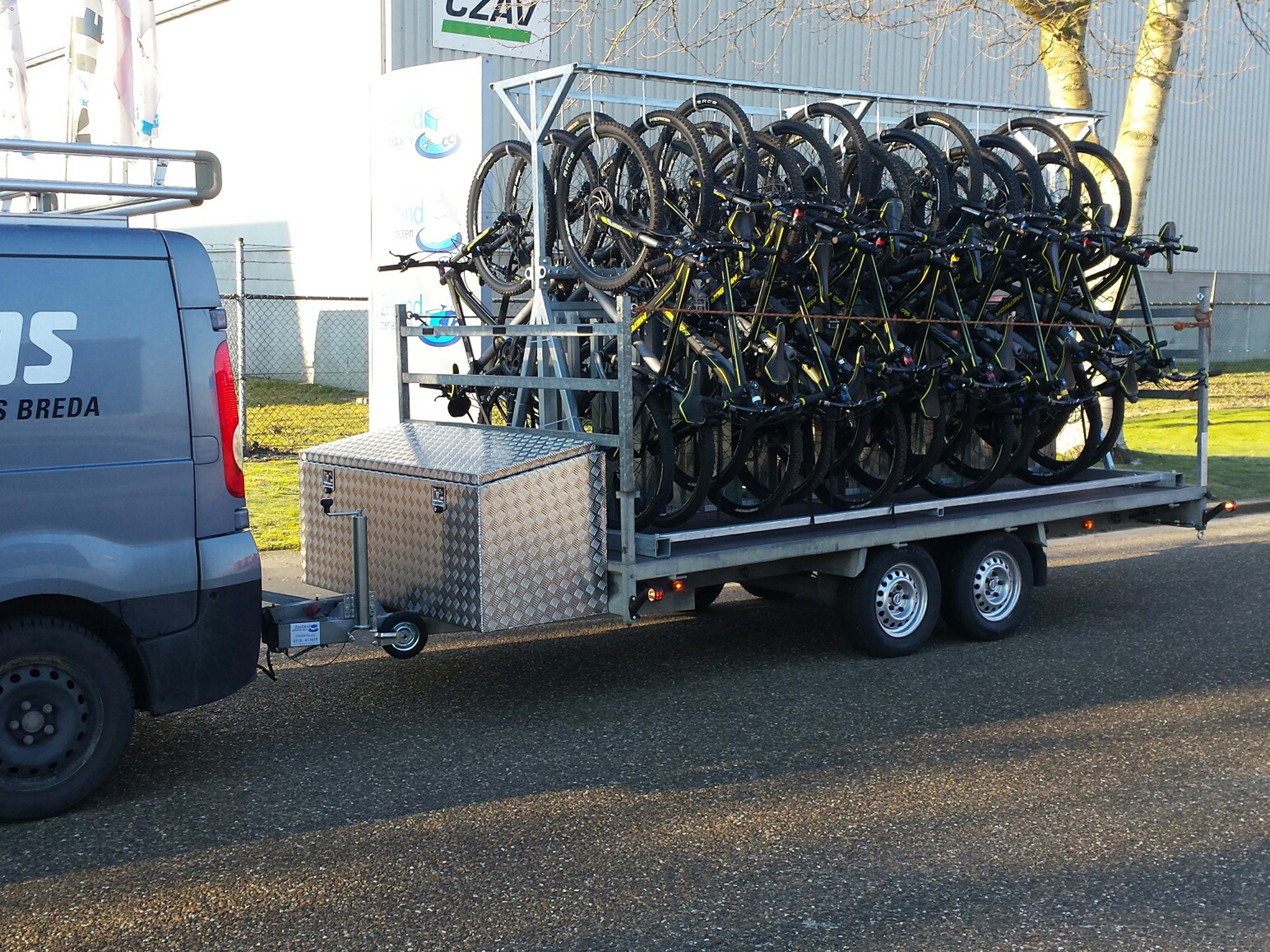 Plateauwagen met fietsenframe