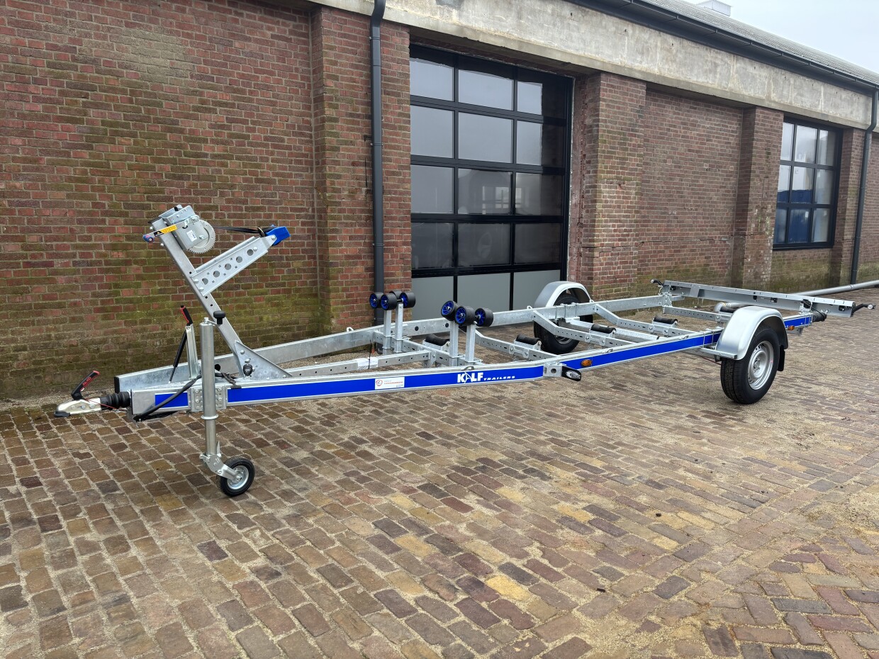 Kalf 1350-62 V enkelas boottrailer 620x216 cm