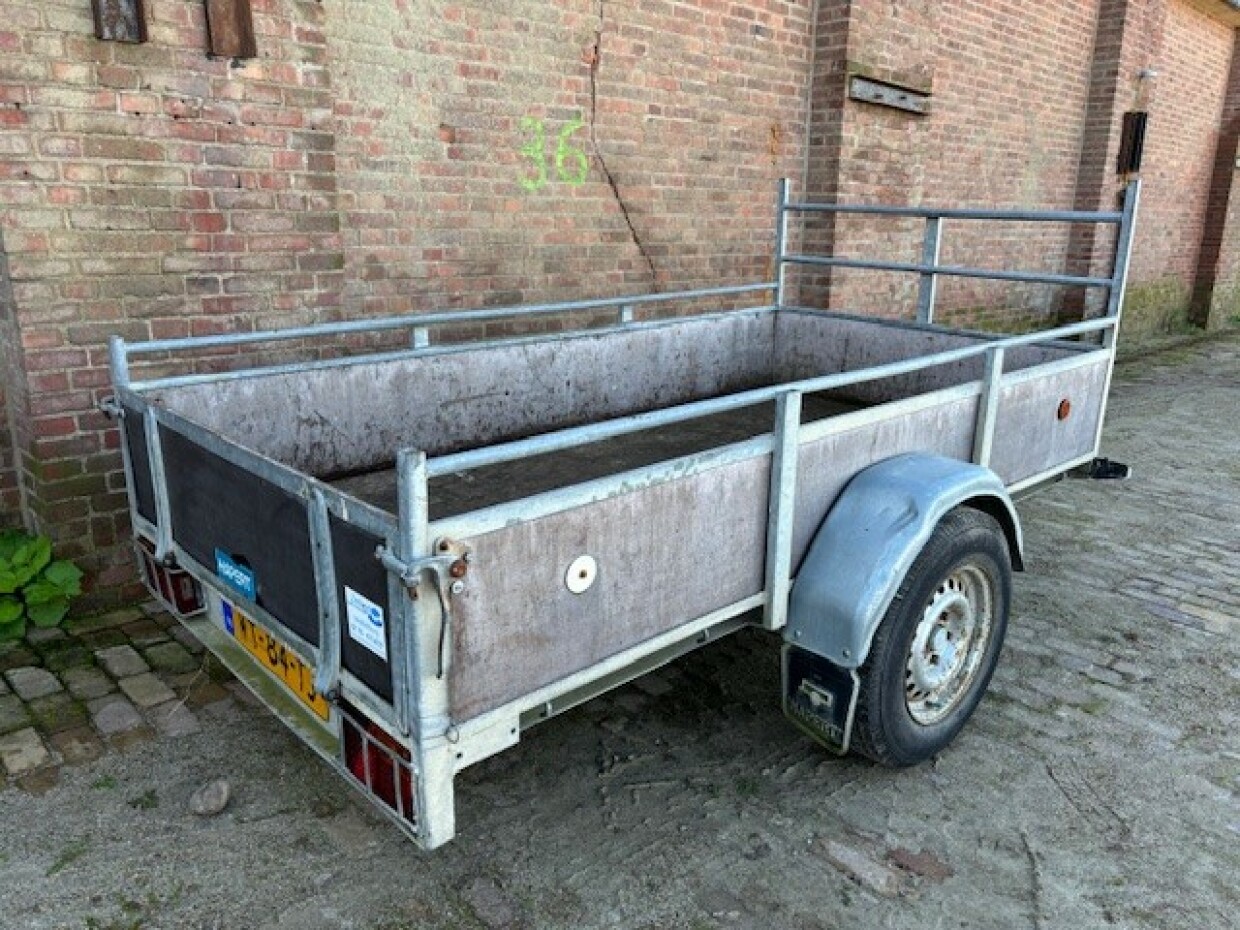 Gebruikte aanhangwagens, bakwagens, boottrailers, opknappers